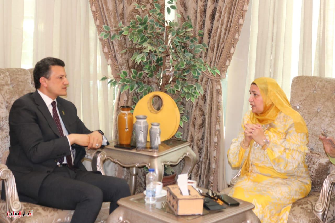 المجلس العربي لسيدات الأعمال ينظم زيارة لمركز الأزهر العالمي للفتوى الإلكترونية 3 akhbarelsaa.com MJT45DfK