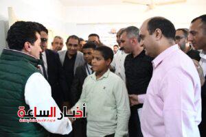 وزير الشباب والرياضة يفتتح ملعبًا خماسيًا ويتفقد تطوير مركز شباب الحبيل بالأقصر 7 akhbarelsaa.com 8X813rPL
