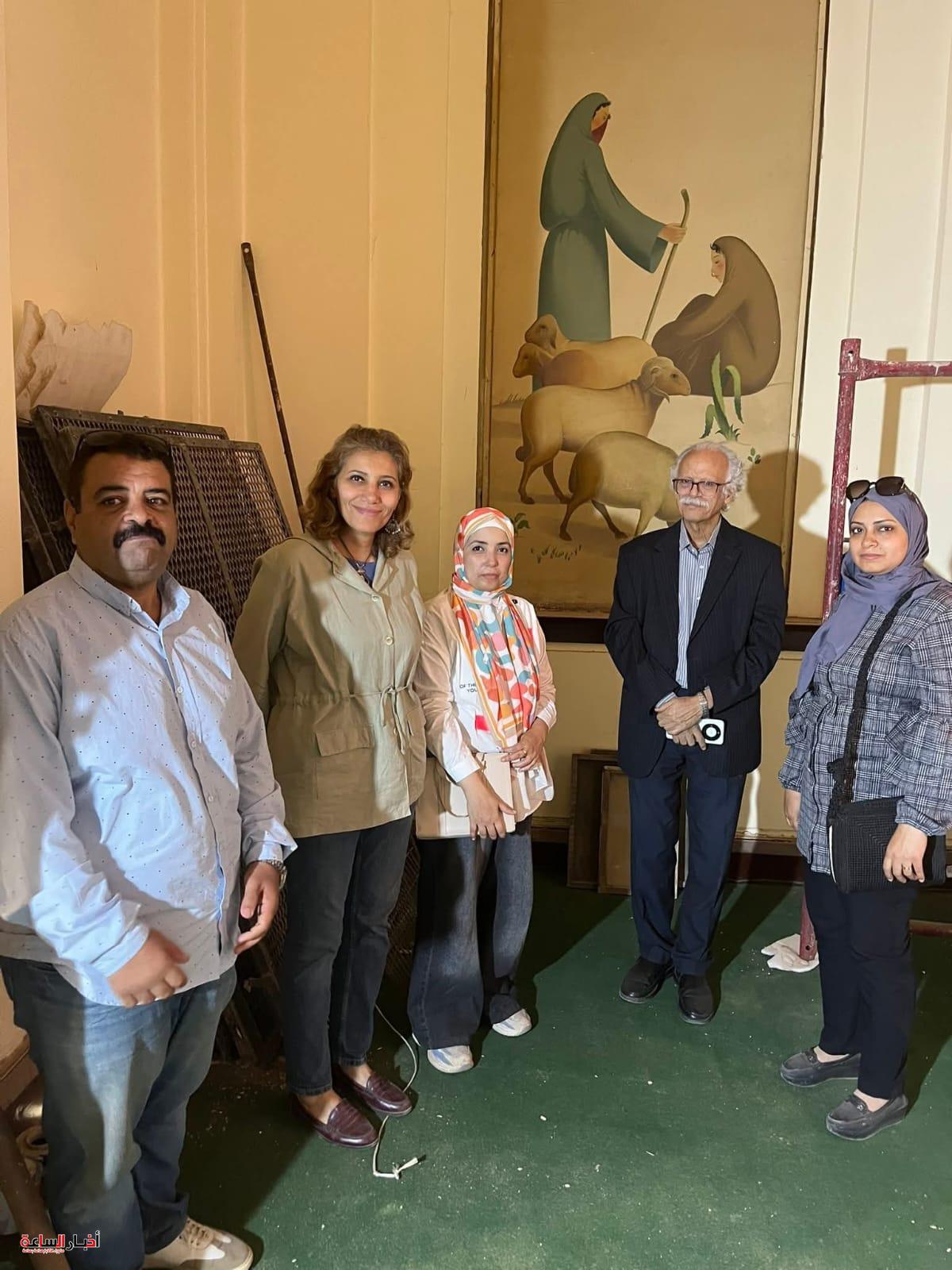 لجنة استشارية من كلية الفنون التطبيقية جامعة حلوان لإبداء الرأي في ترميم جداريات سور حديقة الحيوان 3 akhbarelsaa.com cgG02bjn