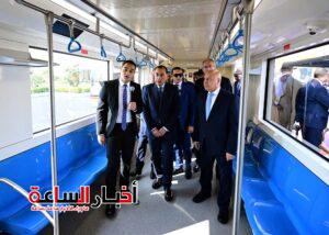 الدكتور مصطفي مدبولي يشهد أحدث ابتكارات النقل الذكي ويعلن بدء تصنيع الأتوبيس البرمائي والقطار الكهربائي السريع محليًا 7 akhbarelsaa.com dQtLrI0k