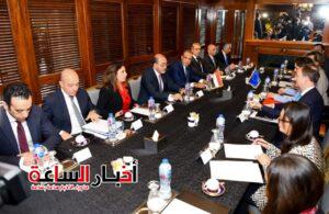 مصر والاتحاد الأوروبي يبحثان إدارة الأزمات وتعزيز الشراكة الاستراتيجية في لقاء بين عبد العاطي ومفوضة الاتحاد 8 akhbarelsaa.com fFIAwZZF