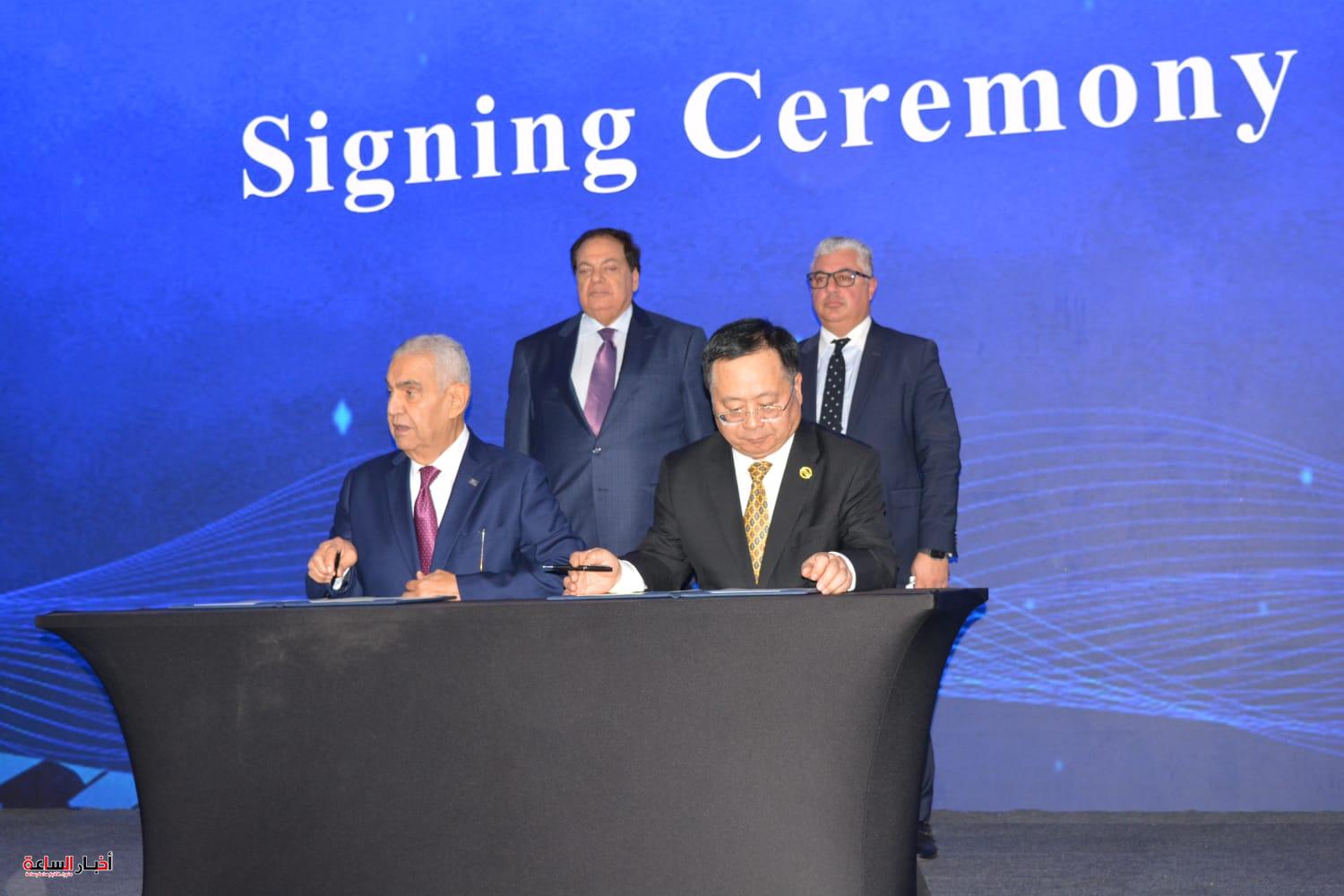 منتدى الاستثمار المصري الصيني 2025.. شراكة استراتيجية جديدة بين القاهرة وبكين لتعزيز التعاون الاقتصادي والتصنيعي 13 akhbarelsaa.com uAiSRRcw