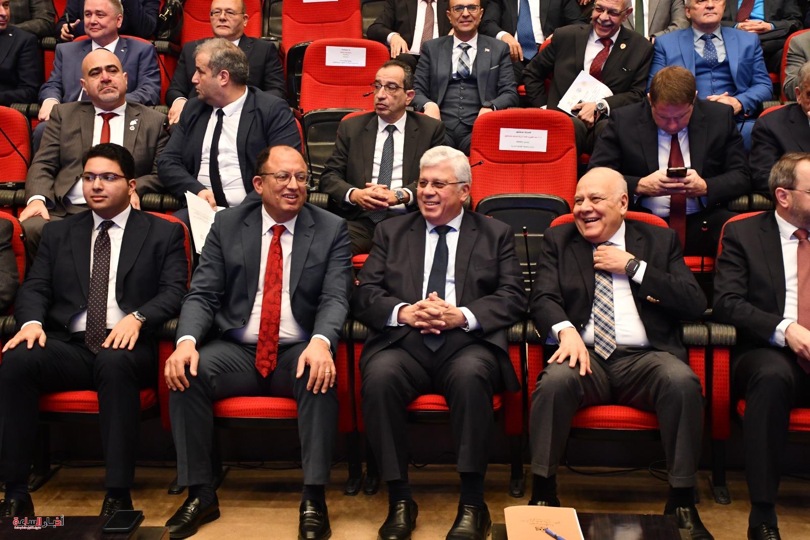 وزير التعليم العالي والأمين العام لاتحاد الجامعات العربية ومحافظ القاهرة يفتتحون المنتدى الخامس لاتحاد رؤساء الجامعات الروسية والعربية 3 akhbarelsaa.com AhMMHmdR