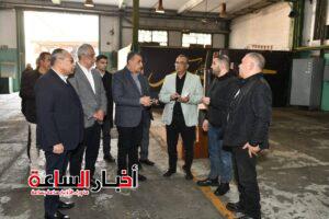 وزير الإنتاج الحربي يتفقد مصنع 99 الحربي بحلوان ويوجه بتعزيز الاستثمار وتوطين التكنولوجيا 9 akhbarelsaa.com cjt4psMg