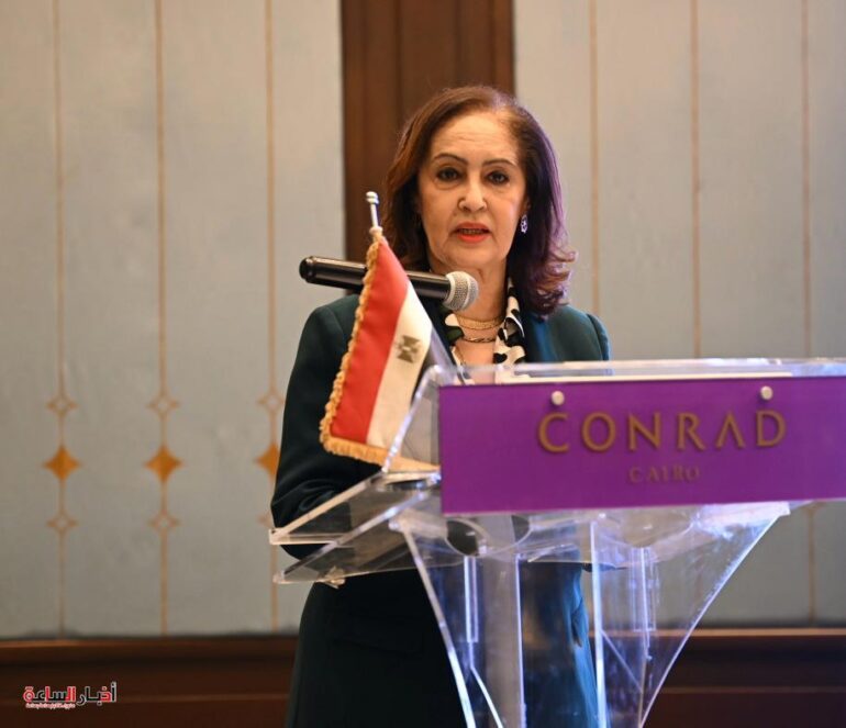 السفيرة "نائلة جبر" رئيس اللجنة الوطنية التنسيقية لمكافحة ومنع الهجرة غير الشرعية والإتجار بالبشر