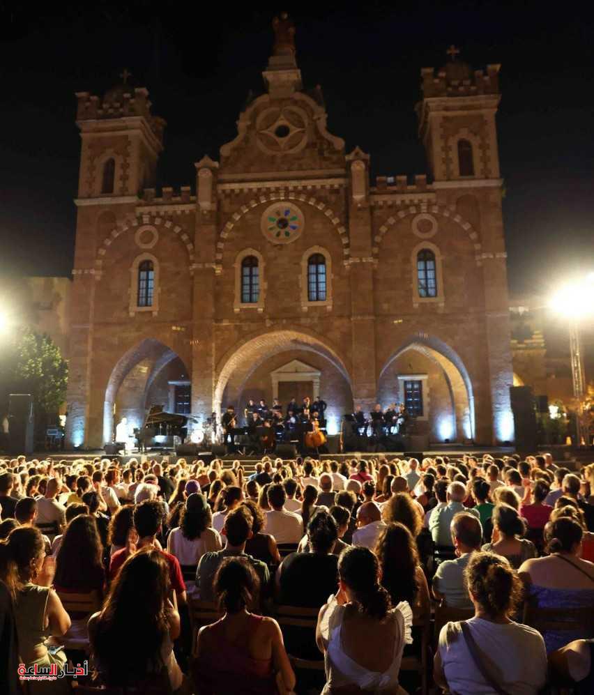 عمر الرحباني بحفل كامل العدد في البترون 