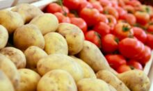 وزير الزراعة يكشف موعد انخفاض أسعار البطاطس والطماطم والبيض!