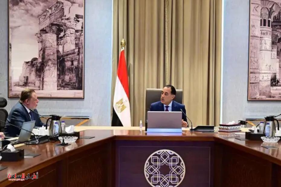 الحكومة تؤكد تأمين احتياطي المواد البترولية لضمان استقرار السوق