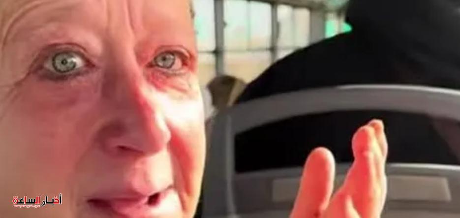 دموع سائحة بلجيكية أمام الأهرامات تشعل مواقع التواصل وتُجسّد سحر الحضارة المصرية