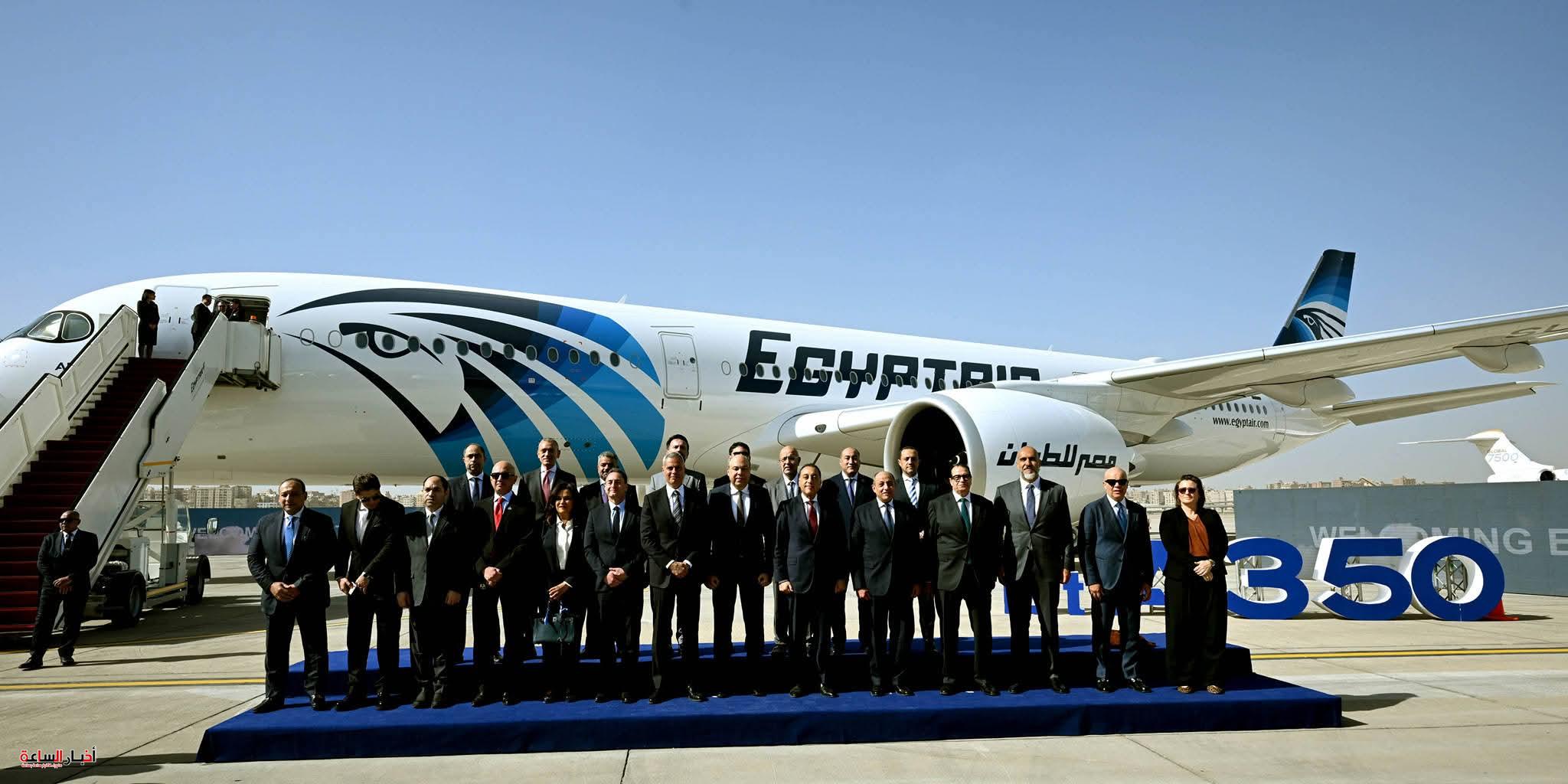 رئيس الوزراء يتفقد أول طائرة A350-900 تنضم لأسطول مصر للطيران ضمن خطة تحديث الأسطول الجوي