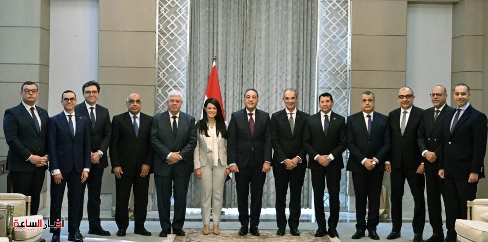 دكتور مصطفي مدبولي يكرّم الوزراء السابقين ويؤكد.. الحكومة الجديدة تواصل مسيرة الإنجاز لخدمة المواطن