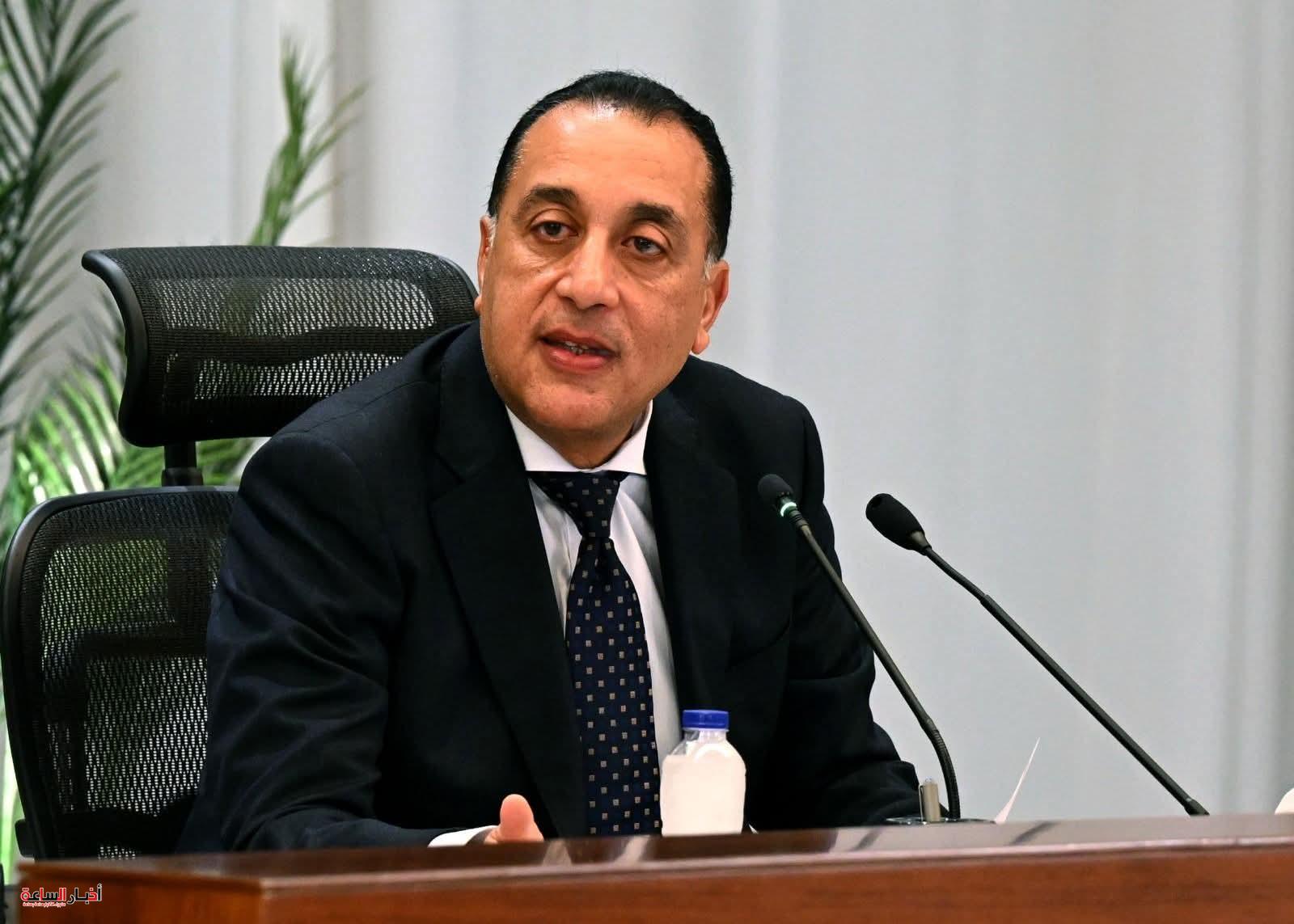 دكتور مصطفي مدبولي يهنئ شيخ الأزهر بقدوم شهر رمضان ويعرب عن تمنياته لمصر والأمتين العربية والإسلامية