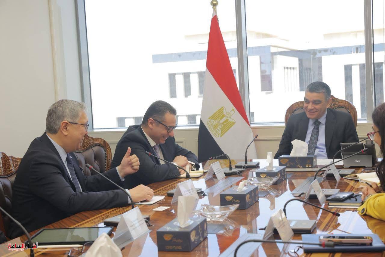 الشراء الموحد تبحث مع عبدي إبراهيم التركية فرص توطين صناعة الدواء وتعزيز الاستثمار الدوائي في مصر