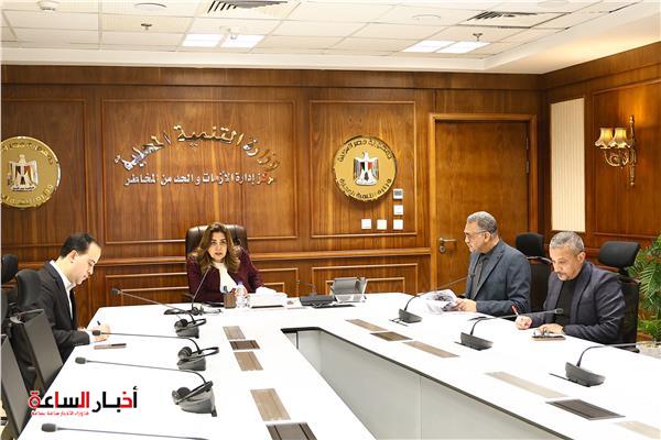 وزيرة التنمية المحلية والبيئة تفتتح اجتماعا حول خطة تطوير الإدارة المتكاملة للبحيرات وزيرة التنمية المحلية والبيئة تفتتح اجتماعا حول خطة تطوير الإدارة المتكاملة للبحيرات