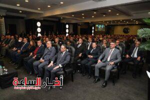 وزير الاستثمار يكرم المتميزين بهيئة الاستثمار ويؤكد.. تطوير الكوادر البشرية أولوية لتعزيز بيئة الاستثمار 4 akhbarelsaa.com HktjiL59