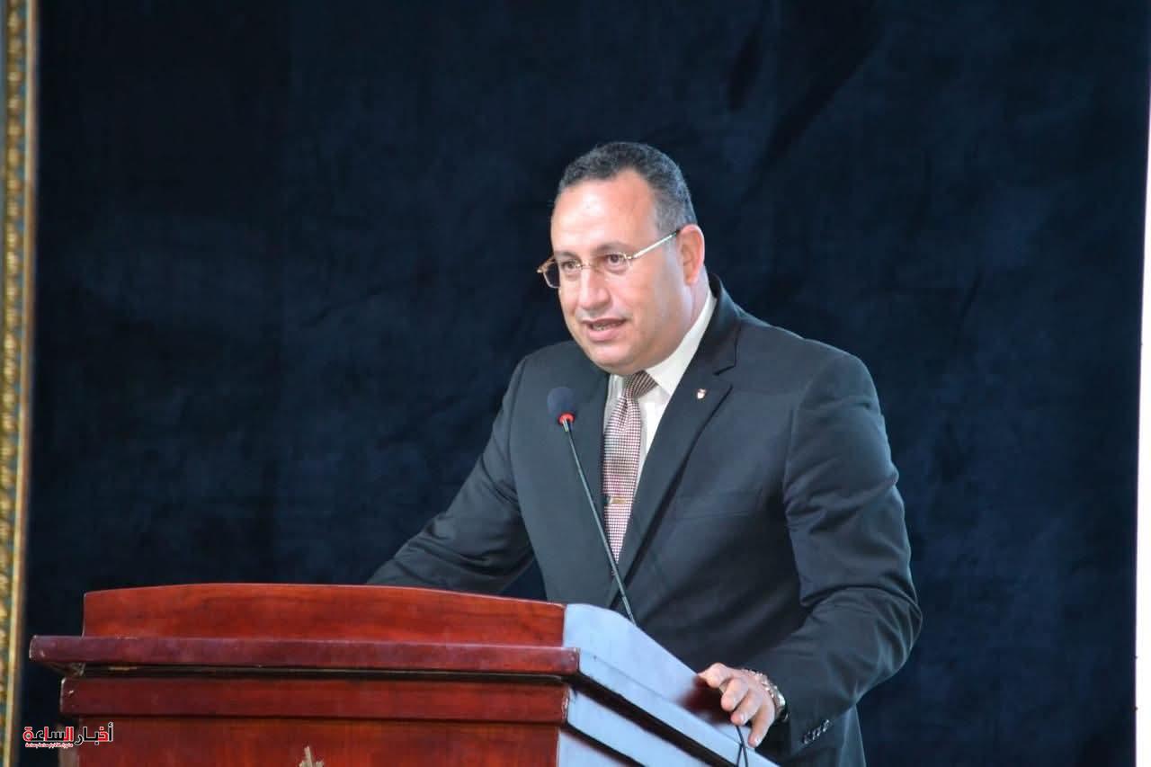 وزير التعليم العالي يوجه برفع درجة الاستعداد بالمستشفيات الجامعية لمواجهة تقلبات الطقس