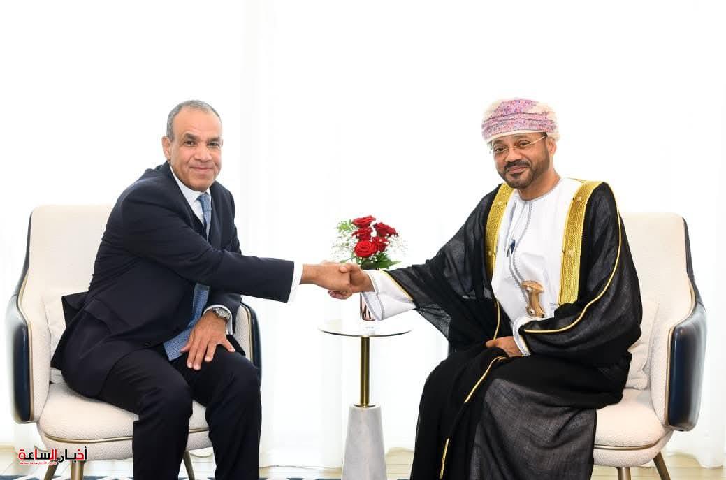 مصر وسلطنة عُمان تبحثان في مسقط خفض التصعيد الإقليمي وتؤكدان رفض الاعتداءات على دول الخليج