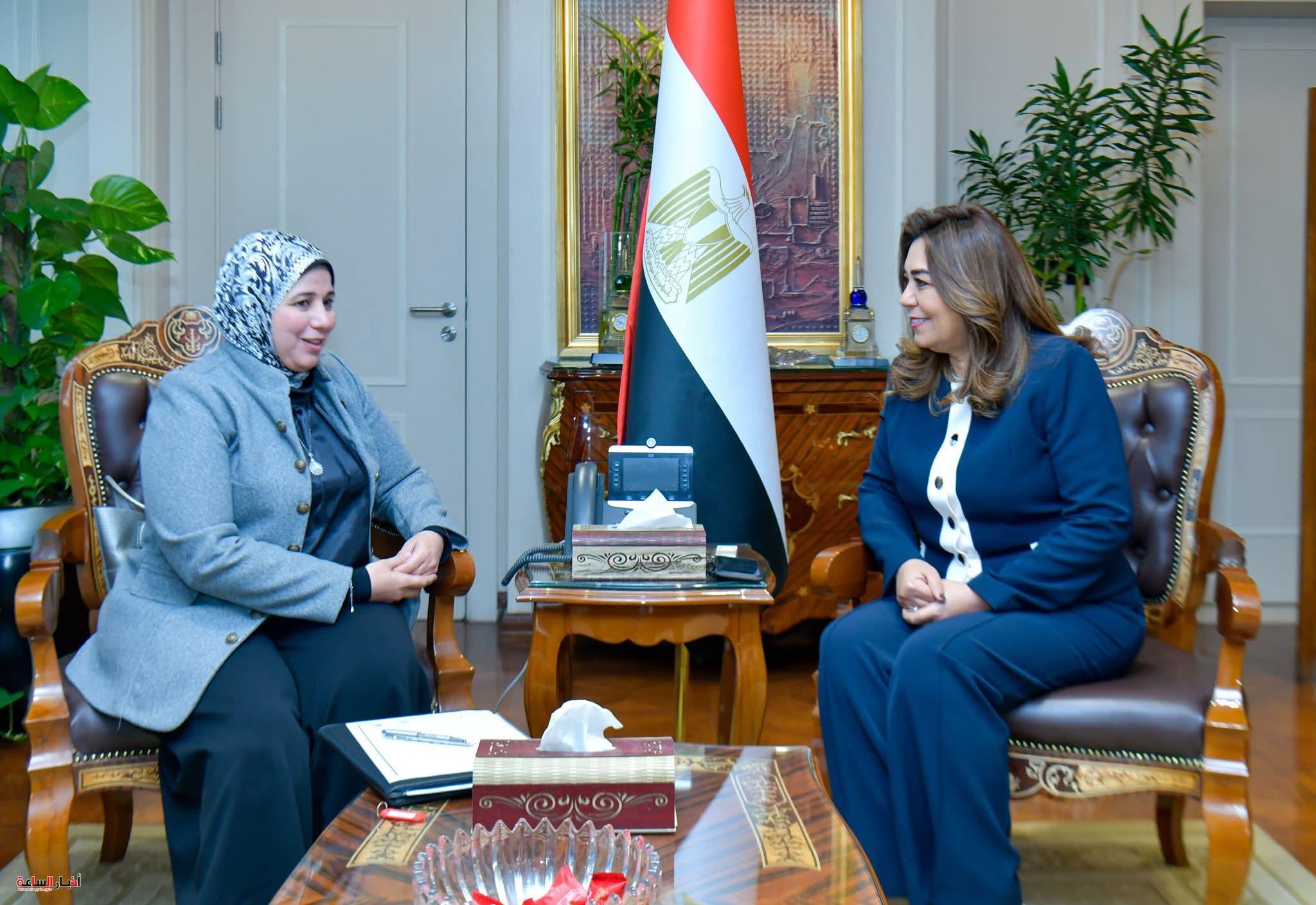 وزيرة التنمية المحلية والبيئة تبحث مع وفاء السرنجاوي تطوير الأفرع الإقليمية وتعزيز التكامل مع البرلمان