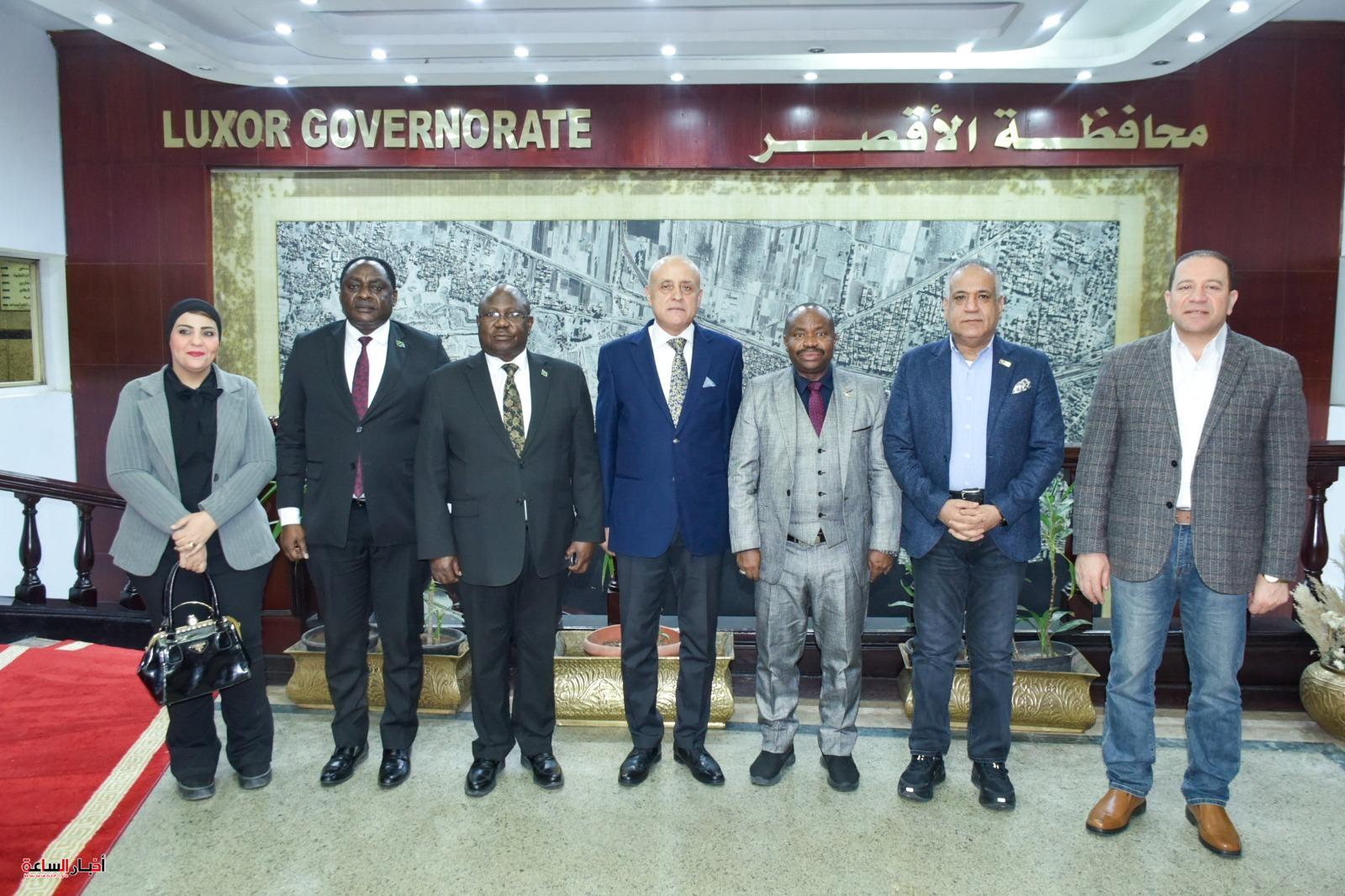 تحرك مصري لتعزيز السياحة العلاجية في أفريقيا.. وفد دبلوماسي يزور مستشفى شفاء الأورمان بالأقصر