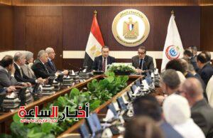 الصحة والتعليم العالي تبحثان ضم المستشفيات الجامعية للتأمين الصحي الشامل لتعزيز التكامل وجودة الرعاية 7 akhbarelsaa.com fe2HABph