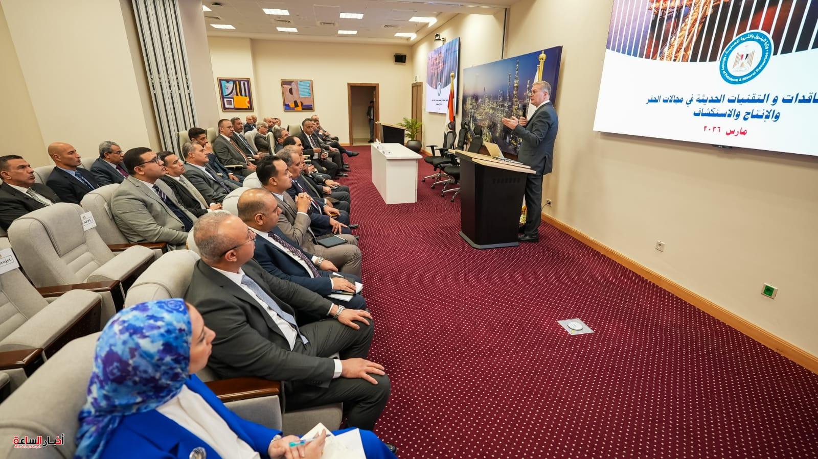 وزير البترول: مشروع ربط "أفروديت" يعزز مركز مصر الإقليمي وخطة جديدة لزيادة إنتاج النفط والغاز 7 akhbarelsaa.com iqikCqH3