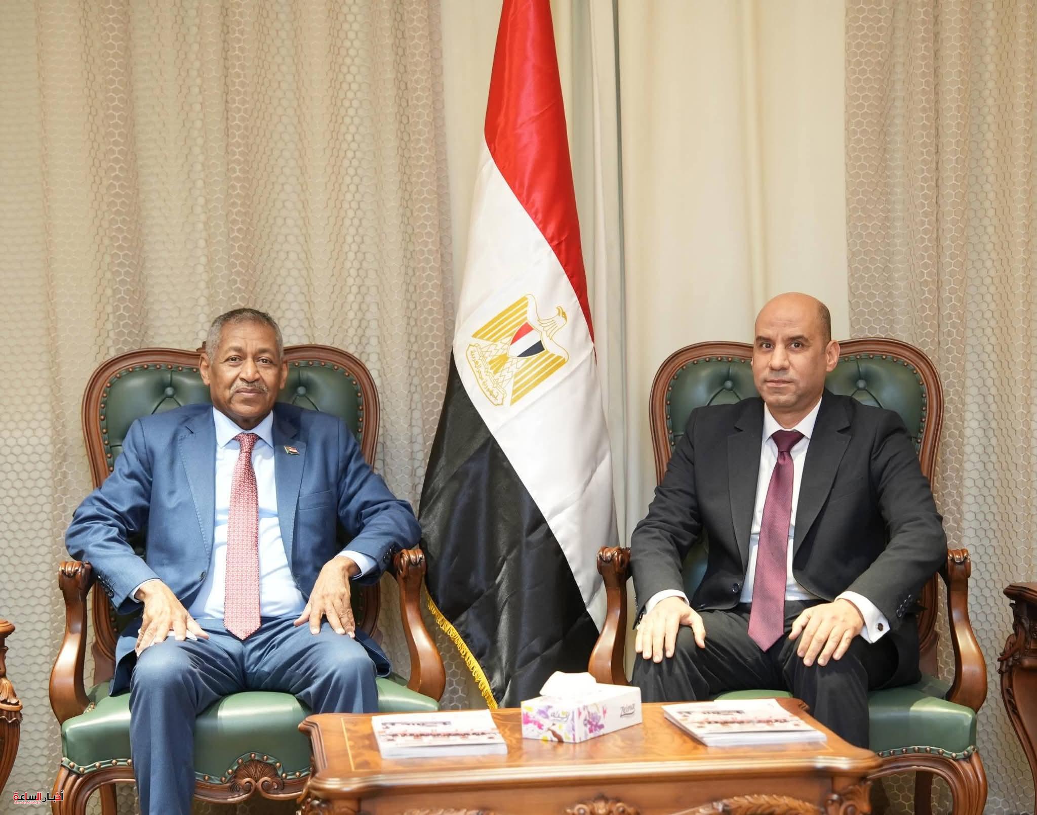 وزير العمل يبحث مع السفير السوداني نقل الخبرات المصرية في التدريب المهني لدعم سوق العمل وإعادة الإعمار