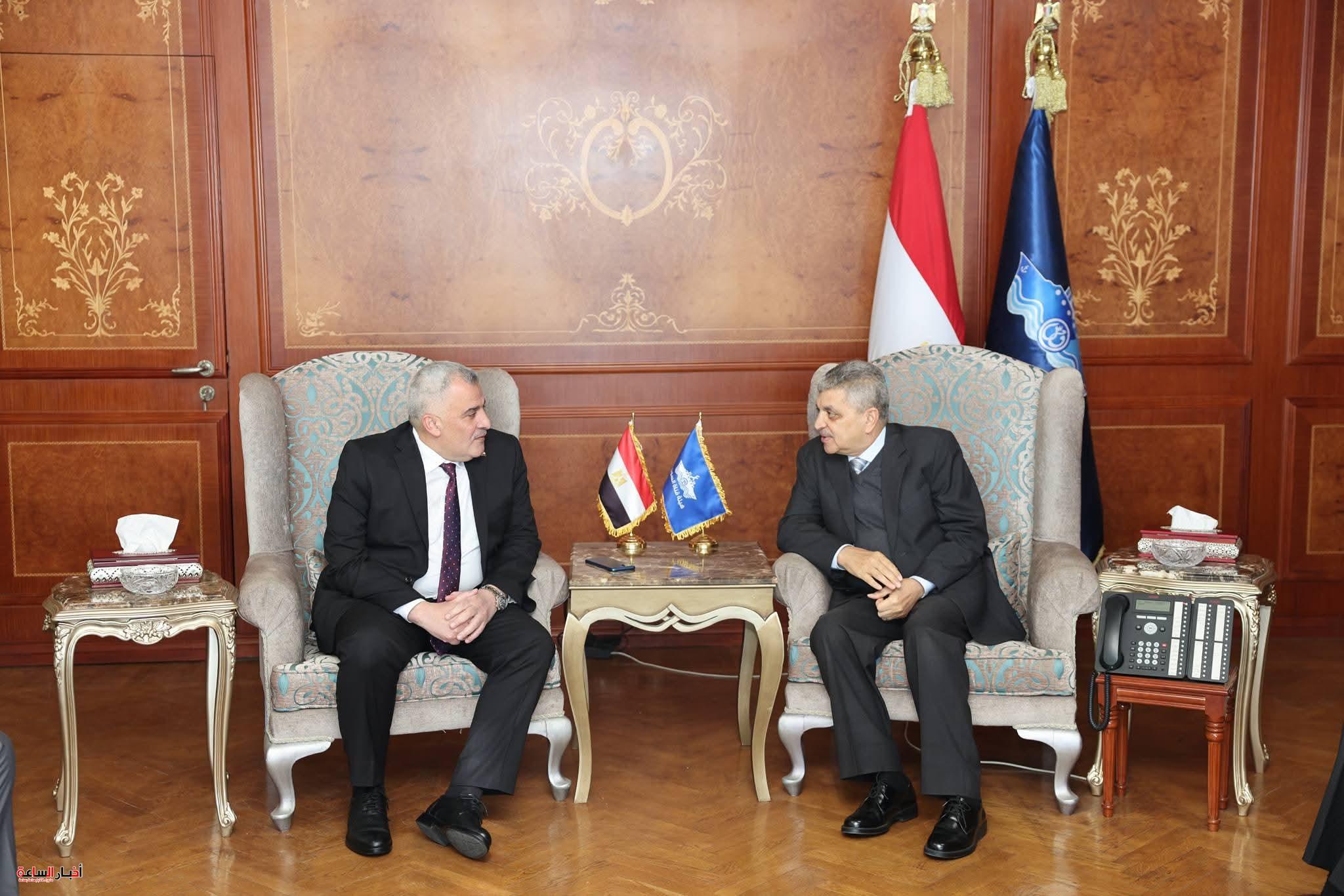 بروتوكول تعاون بين قناة السويس وجهاز تنمية البحيرات لتعزيز الاستزراع السمكي وفتح أسواق التصدير