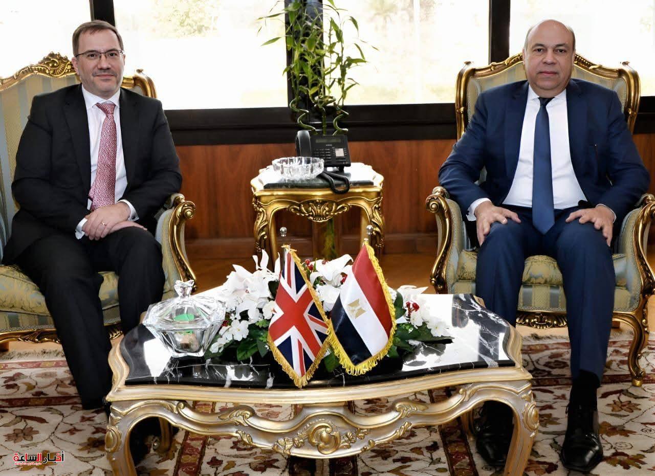 مصر وبريطانيا تبحثان توسيع التعاون في النقل الجوي وإضافة وجهات جديدة بين البلدين
