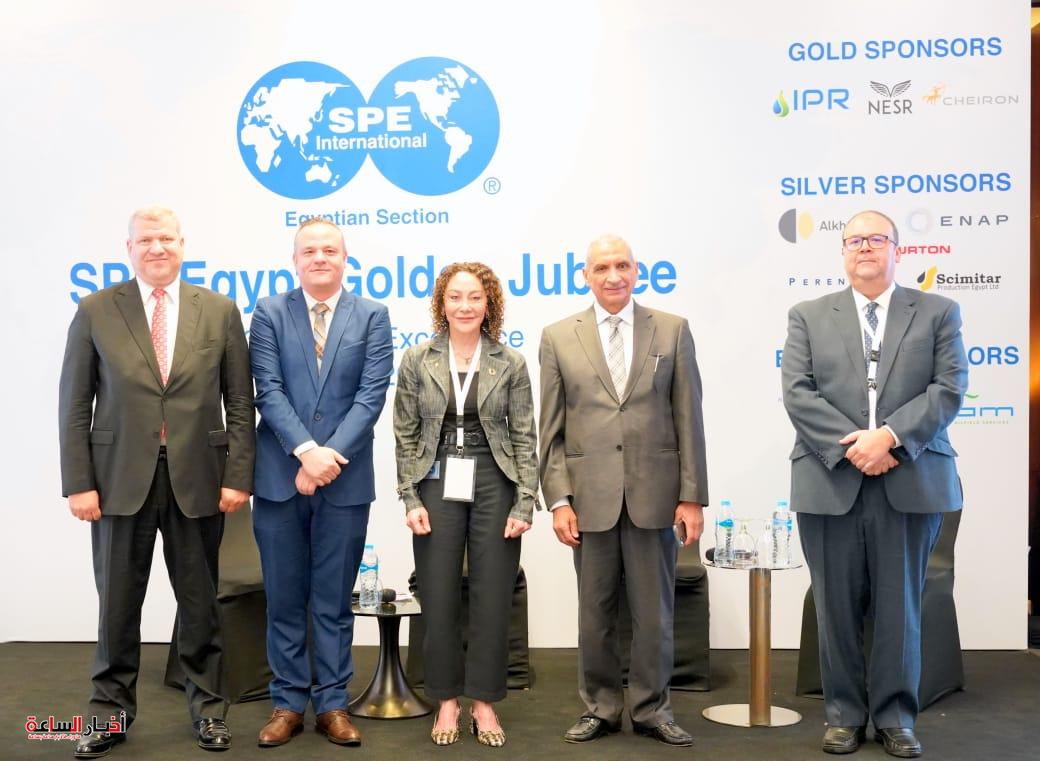 جلسات مهندسي البترول ترسم خريطة مضاعفة الإنتاج