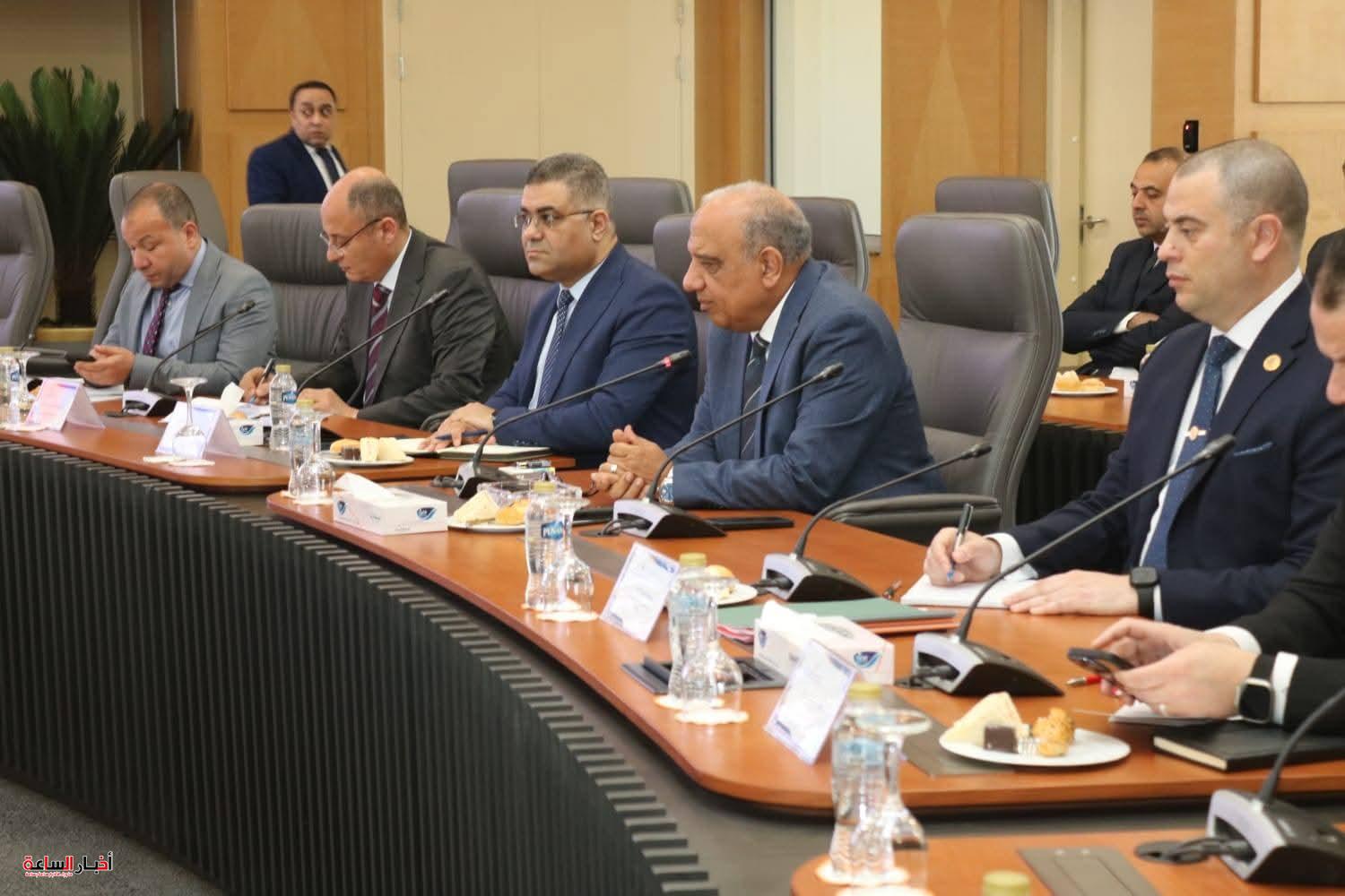 الكهرباء و روساتوم تتابعان تنفيذ محطة الضبعة النووية وفق الجدول الزمني لتعزيز الطاقة النظيفة