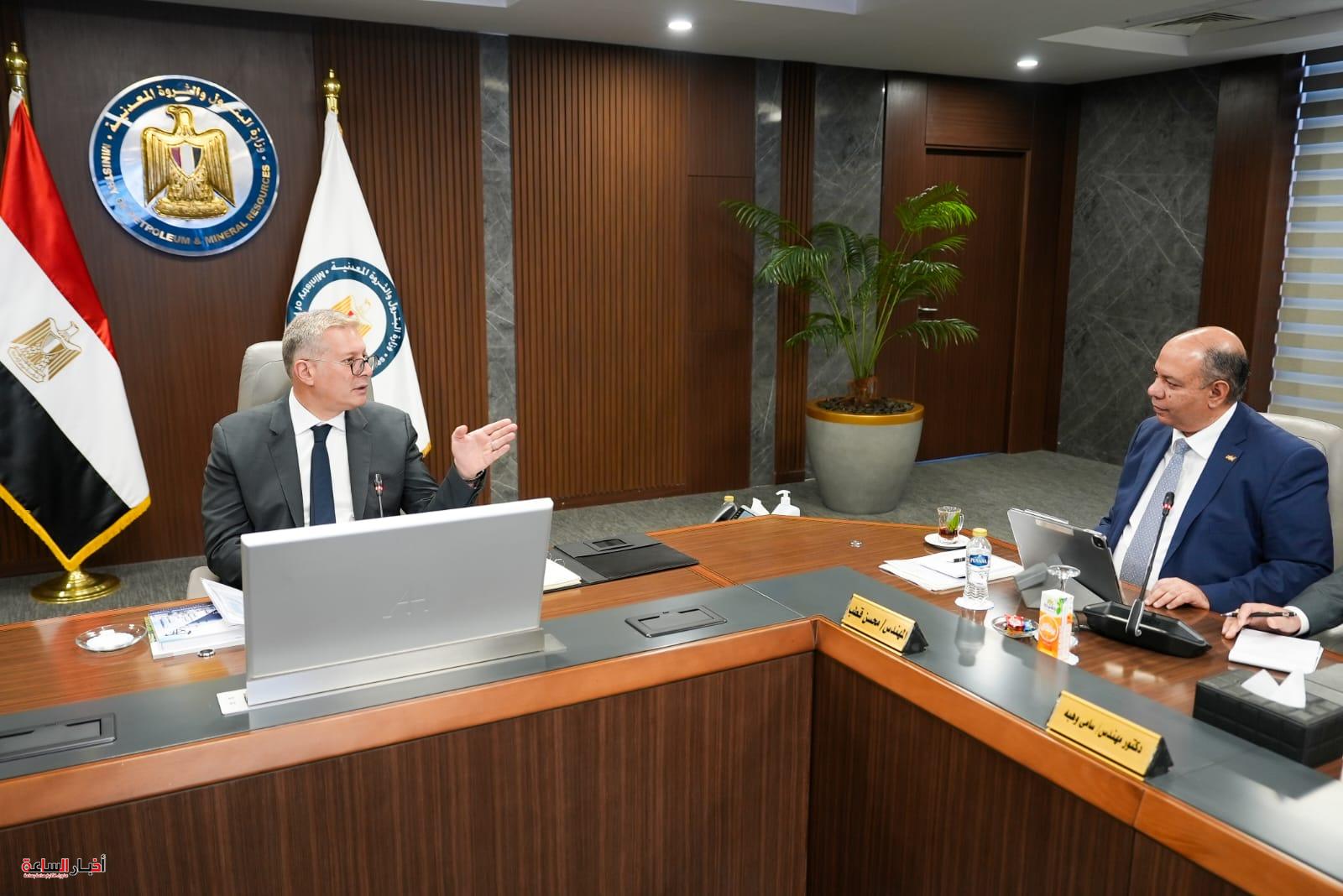 جانب من أعمال الجمعية العامة بحضور رئيس الشركة