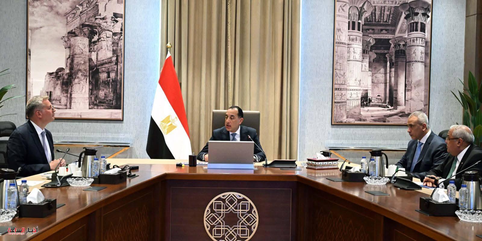 الحكومة تبدأ قيد 10 شركات بترول بالبورصة مؤقتًا ضمن برنامج الطروحات وتعزيز دور القطاع الخاص