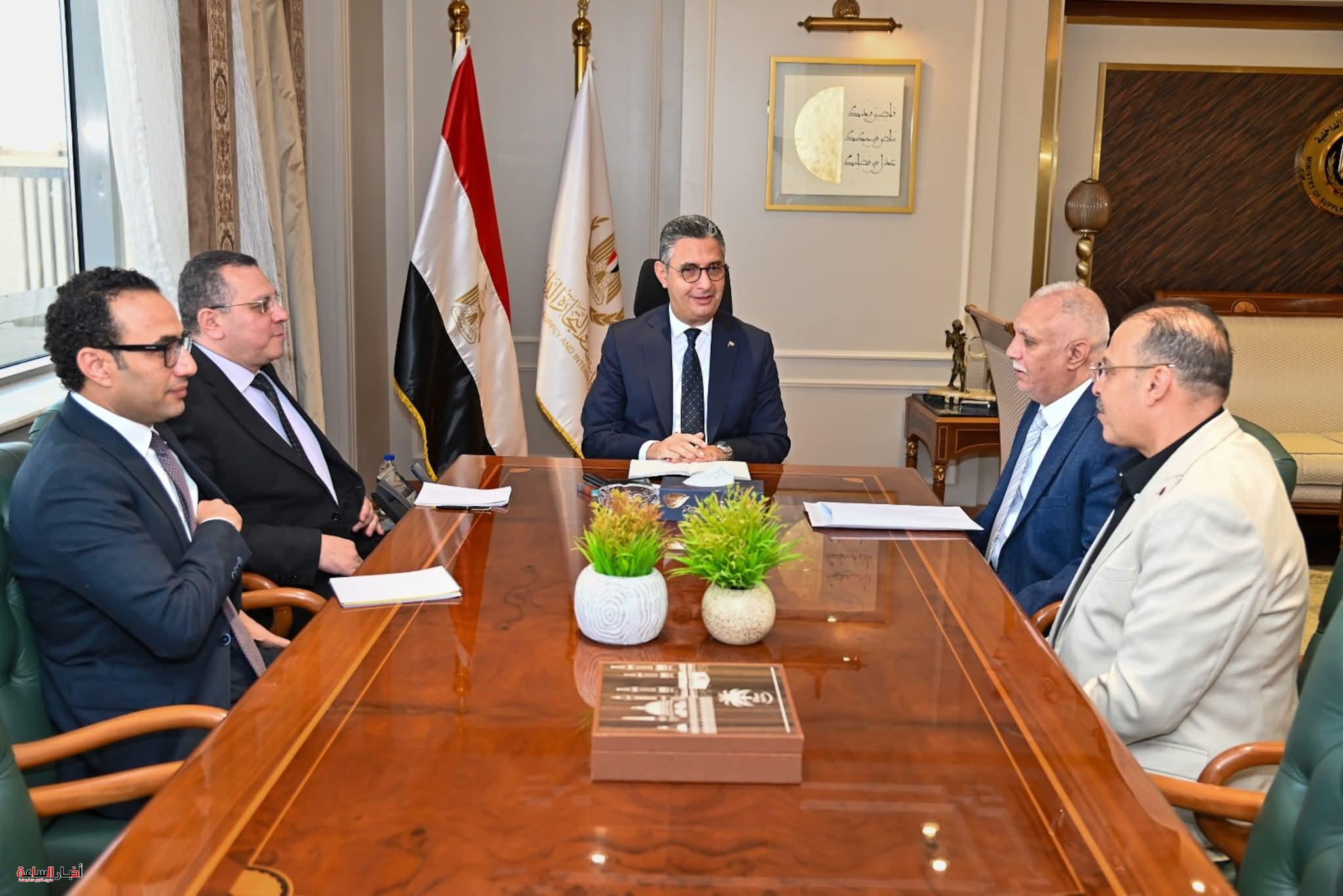 التموين تبحث مع البدالين تطوير منظومة التوزيع وتدشين كاري أون لتحديث تجارة التجزئة