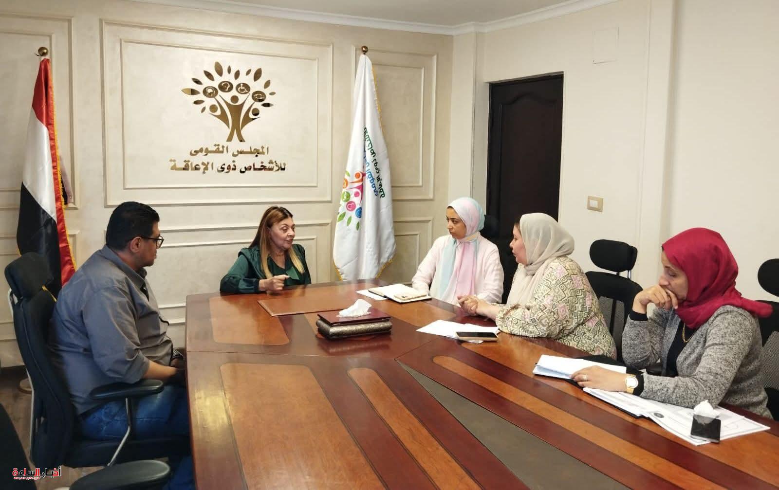 «القومي للإعاقة» يعزز التعاون مع وزارة العمل لتمكين ذوي الإعاقة وظيفيًا