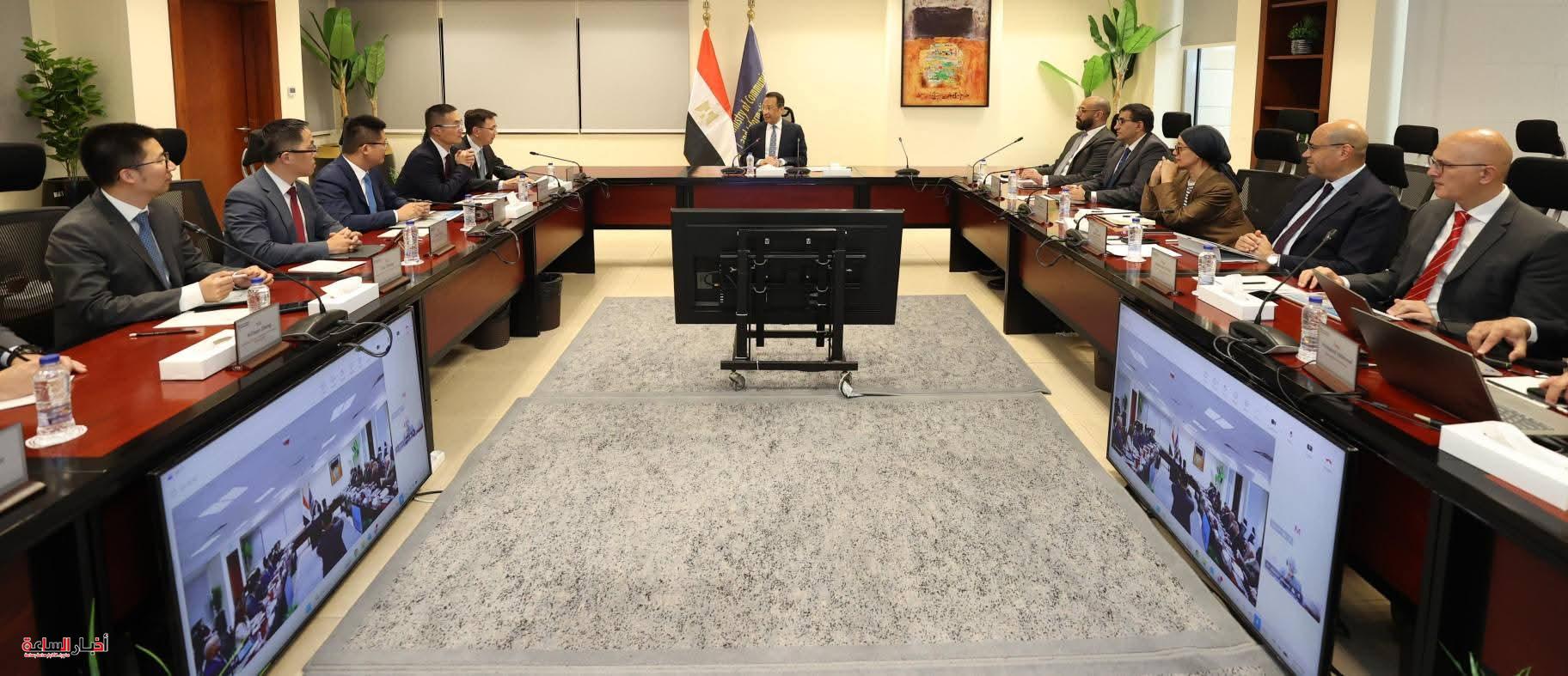 وزير الاتصالات يبحث مع هواوي التوسع في الحوسبة السحابية وبناء القدرات الرقمية