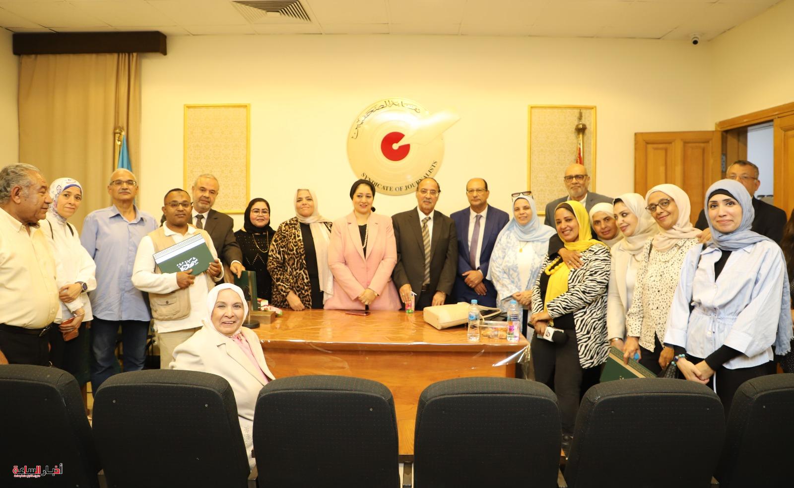 الإعلام رافعة الوعي البيئي .. تفاصيل احتفالية نقابة الصحفيين لتكريم فرسان العمل البيئي في الأقاليم
