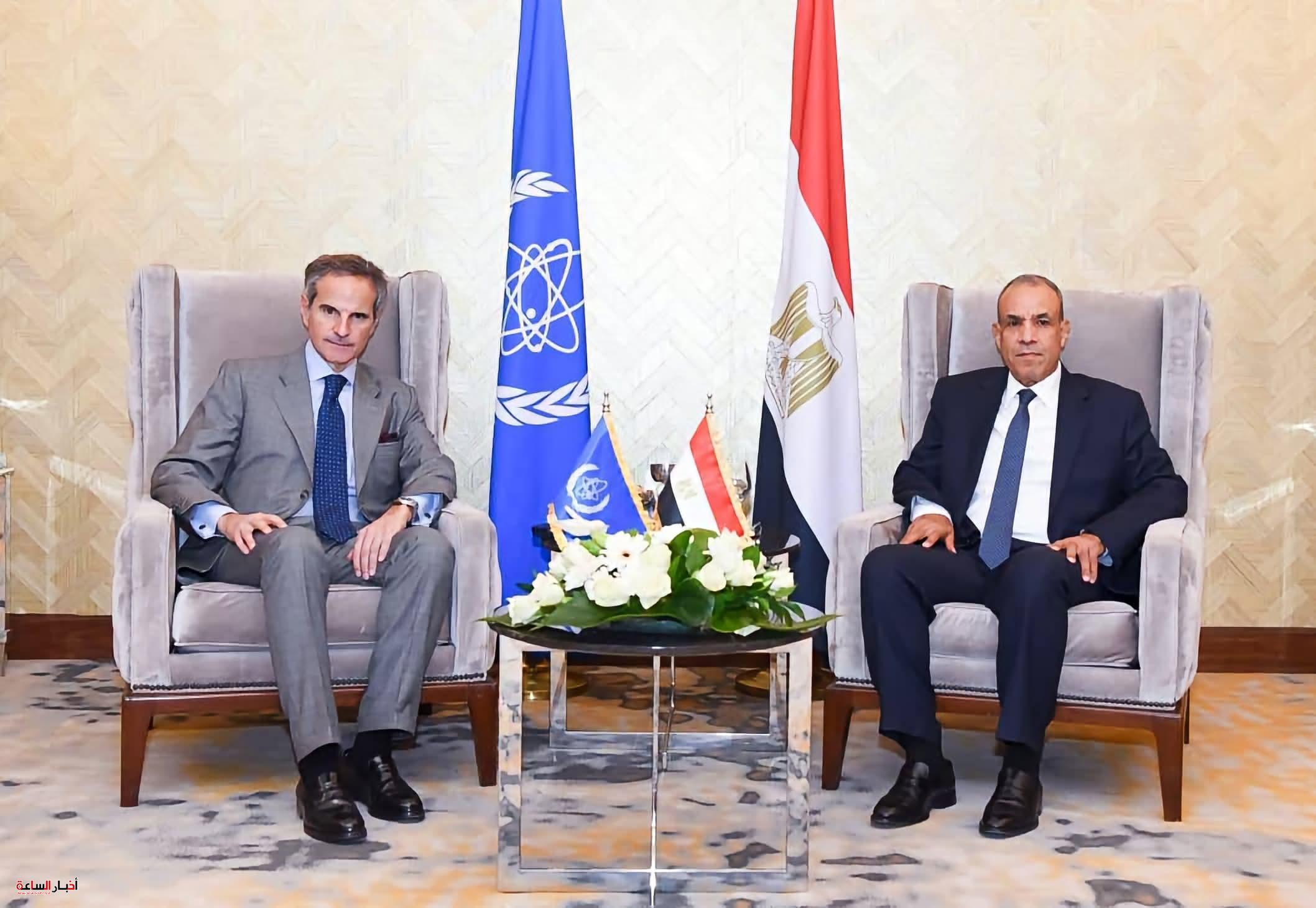 وزير الخارجية يؤكد لجروسي التزام مصر بتطوير برنامجها النووي السلمي ودعم الحلول الدبلوماسية لخفض التصعيد الإقليمي