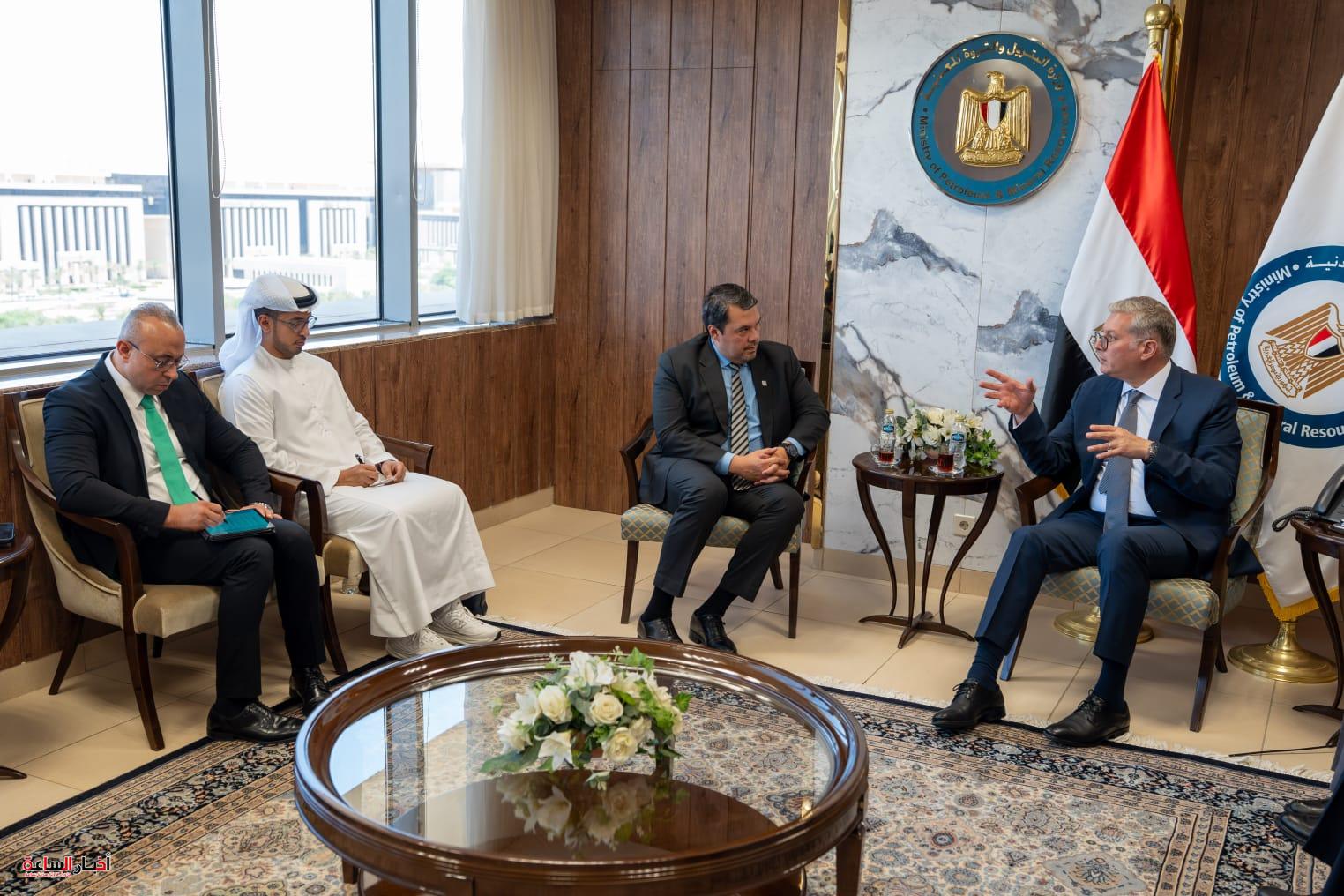 تعاون مصر والإمارات لتوظيف الذكاء الاصطناعي في تسريع الاكتشافات البترولية وخفض تكاليف الإنتاج 5 akhbarelsaa.com KIigGbbj