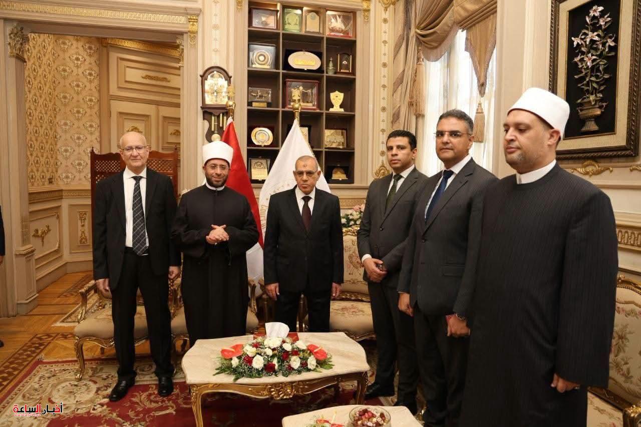 وزير الأوقاف يهنئ رئيس محكمة النقض بمنصبه الجديد ويؤكد دعم التعاون بين مؤسسات الدولة