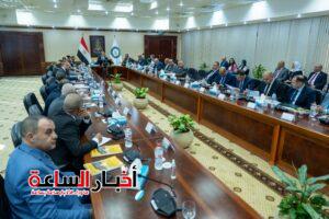 وزير البترول: تطوير معامل تكرير السويس وزيادة إمدادات الخام أولوية لتعظيم الاستفادة من كل برميل 6 akhbarelsaa.com 2tUpKDx3