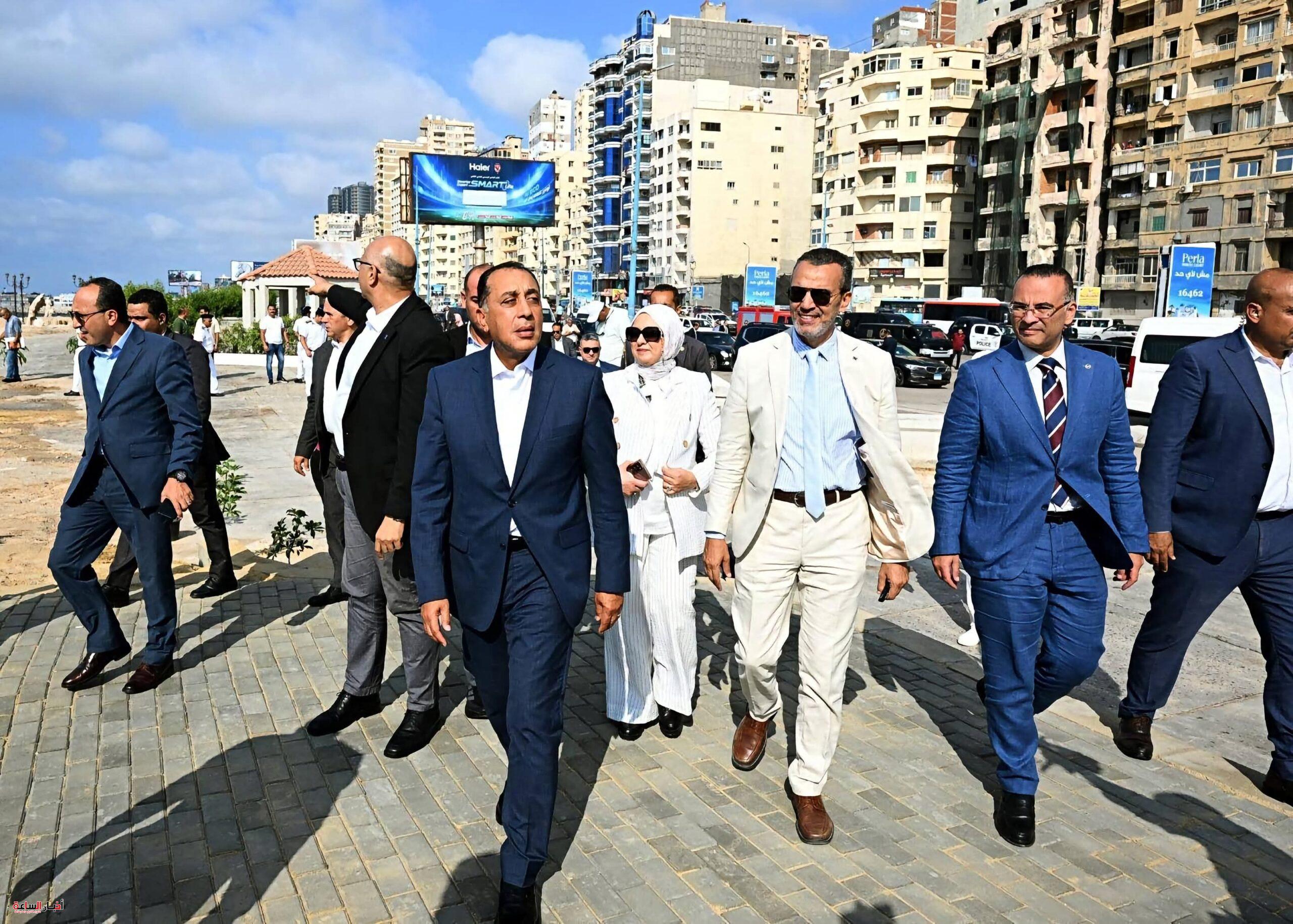 رئيس الوزراء يتفقد مشروع تطوير كورنيش الإسكندرية ويؤكد دعم الدولة لتنفيذه