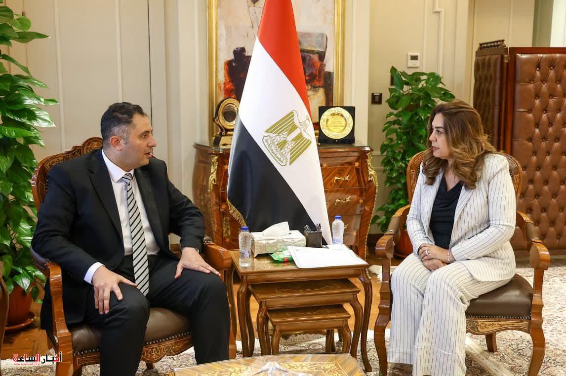 وزيرة التنمية المحلية والبيئة تتابع مع محافظ دمياط مشروعات الخطة الاستثمارية وملفات التصالح والنظافة