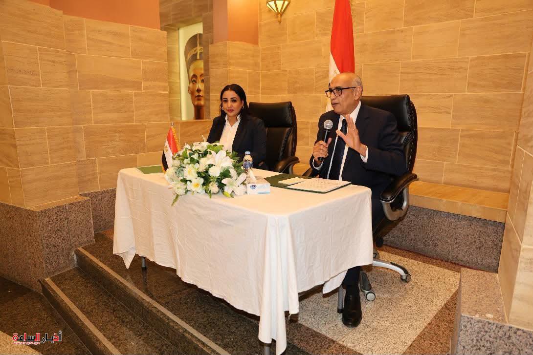 قنصل مصر بجدة يلتقي أبناء الجالية ويستعرض مبادرات الدولة لدعم المصريين بالخارج