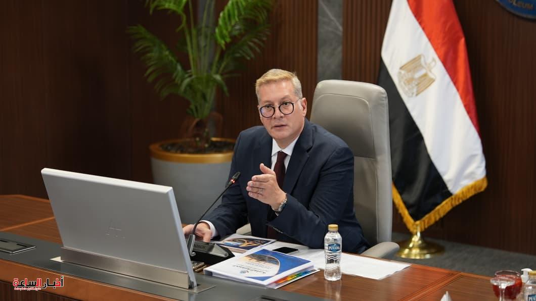 وزير البترول: تكامل الجهود مع الكهرباء نجح في تأمين الوقود خلال الصيف 10 akhbarelsaa.com tBZ6YkoP