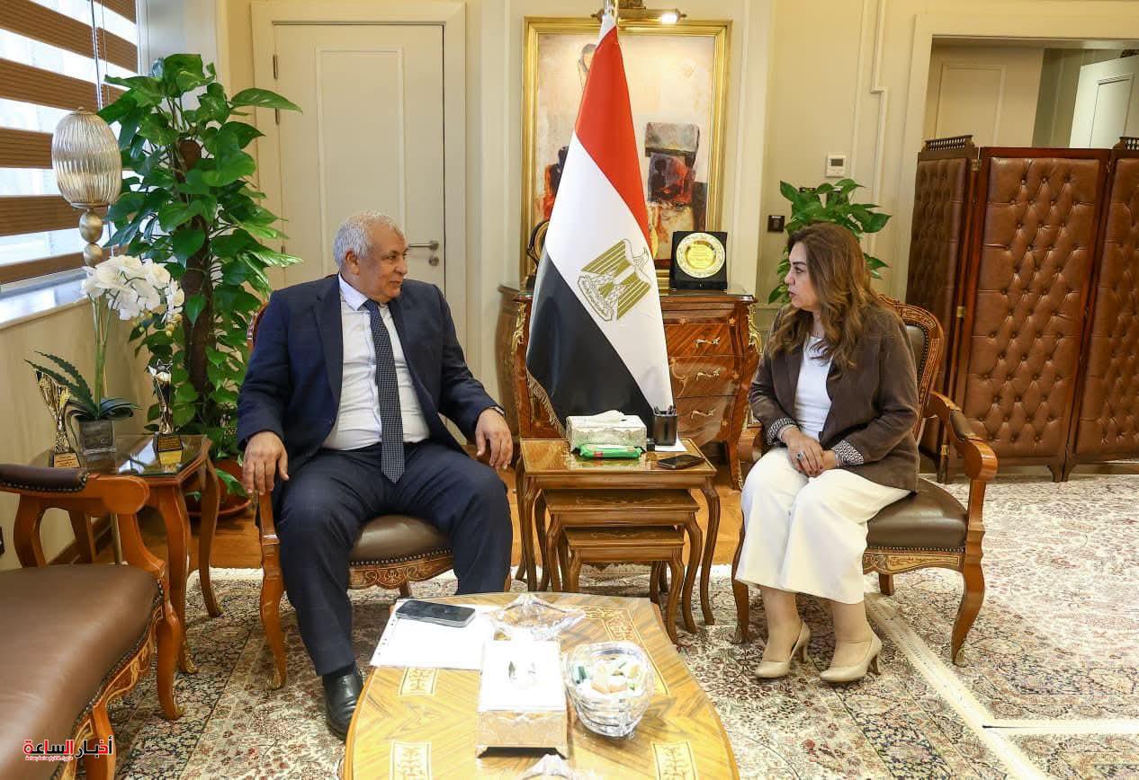 وزيرة التنمية المحلية تتابع مشروعات مطروح والنظافة ومواجهة التعديات