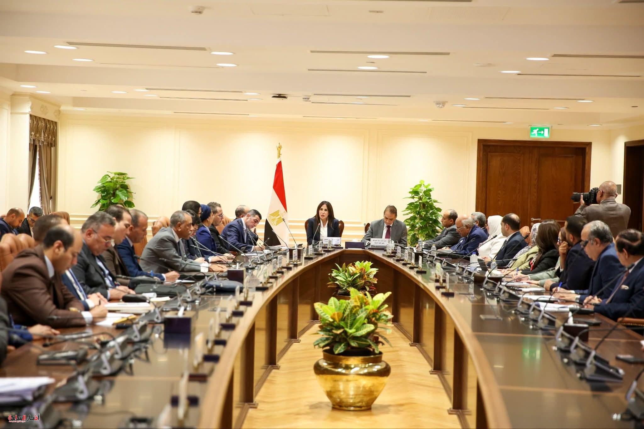 وزيرة الإسكان تطرح ضوابط لدمج المدن الجديدة في قانون الإدارة المحلية