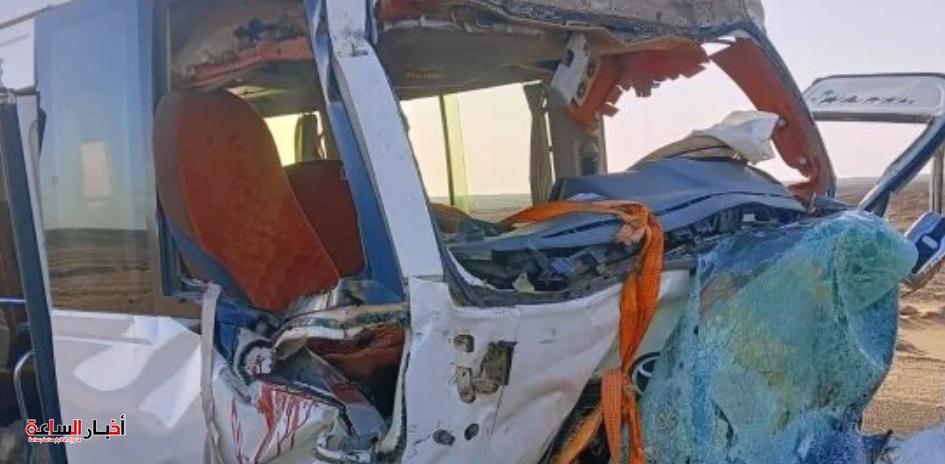 إصابة 12 شخصًا في تصادم كوستر بأتوبيس سياحي بطريق أسوان أبو سمبل