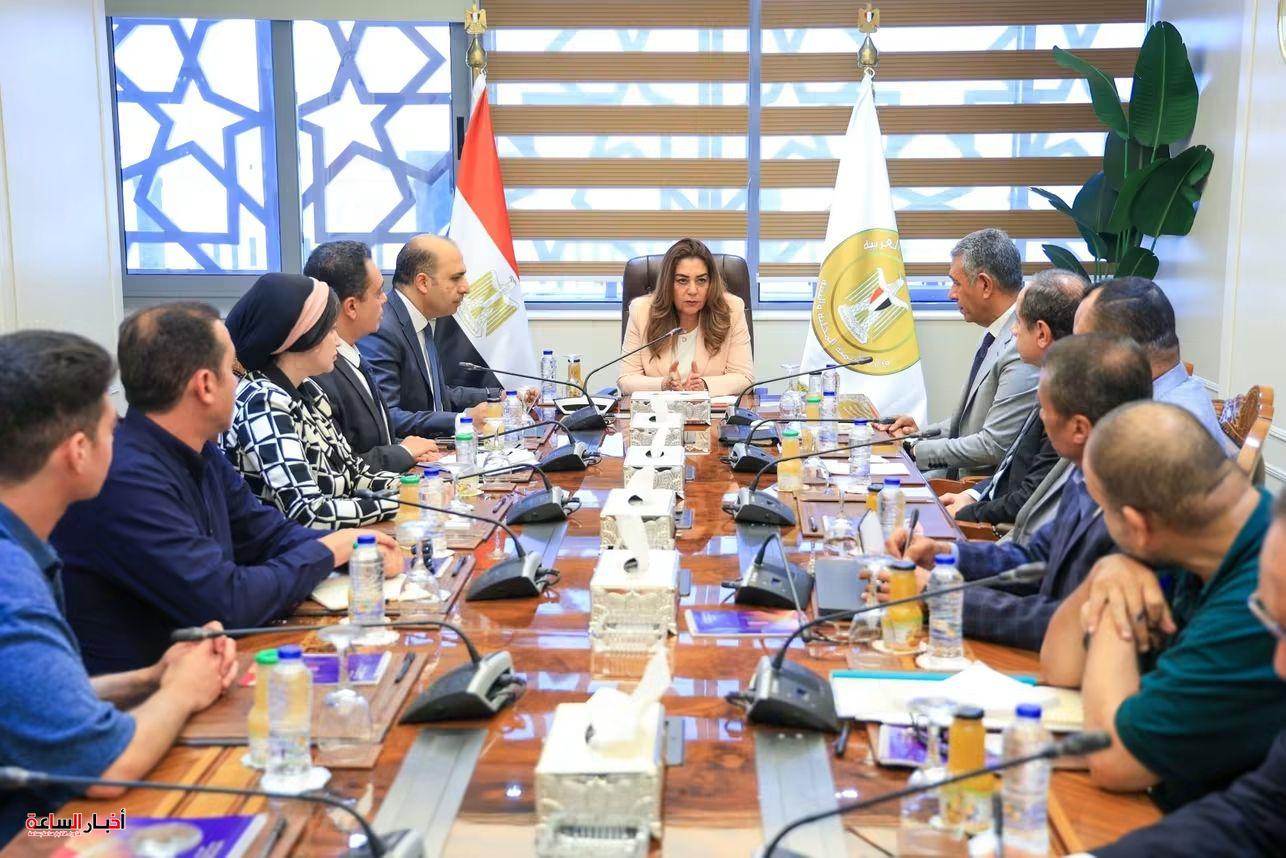 دكتورة منال عوض تشدد على منع تراكم المخلفات بالقاهرة والإسكندرية